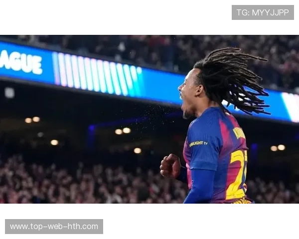 巴萨定位球战术成功制造头球破网场面震撼